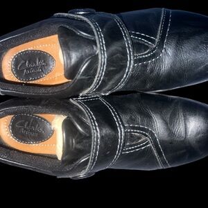 Clarks Black Flats Polished‎ Leather Loafers